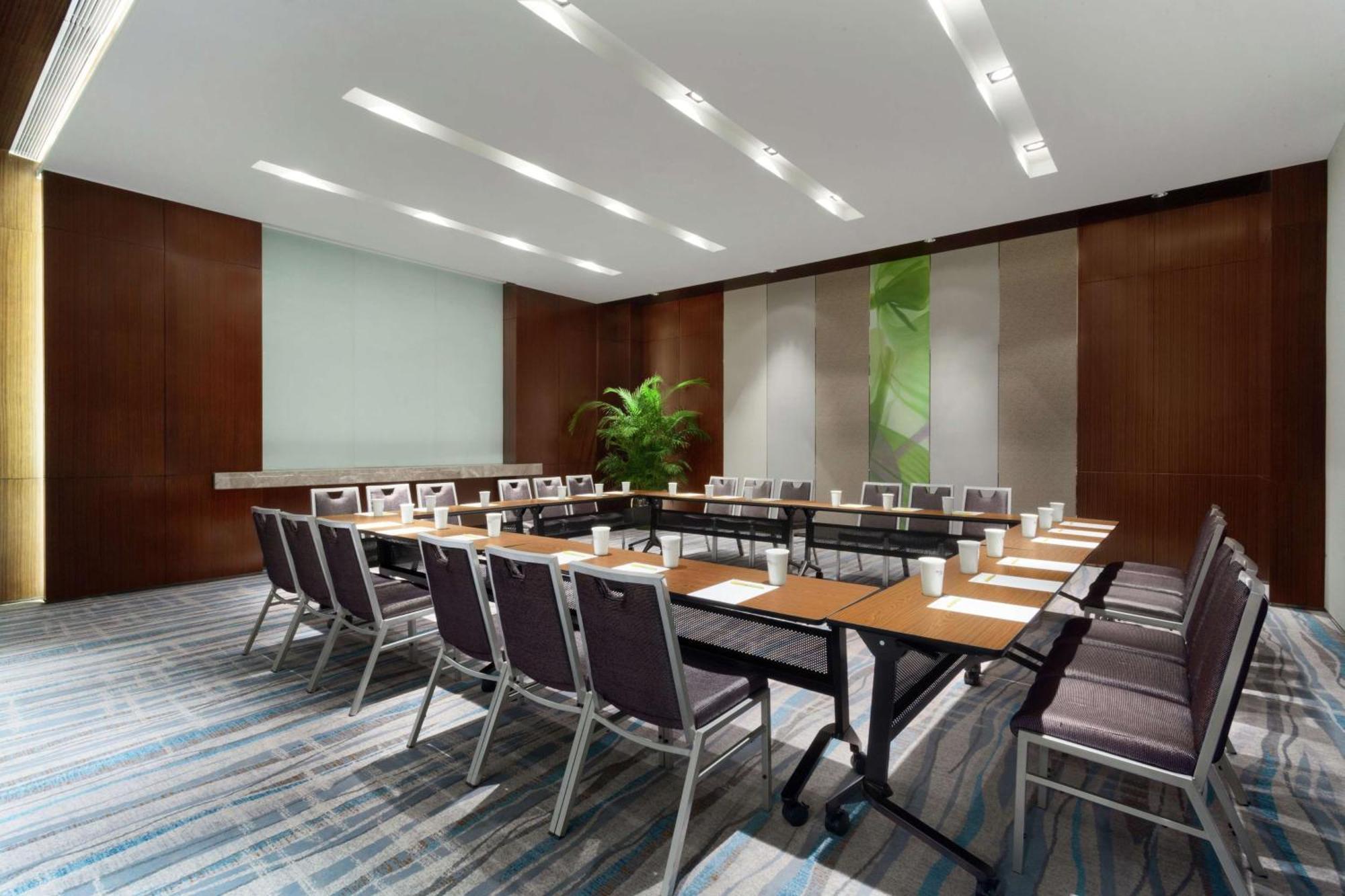 酒店 Hilton Garden Bao'an