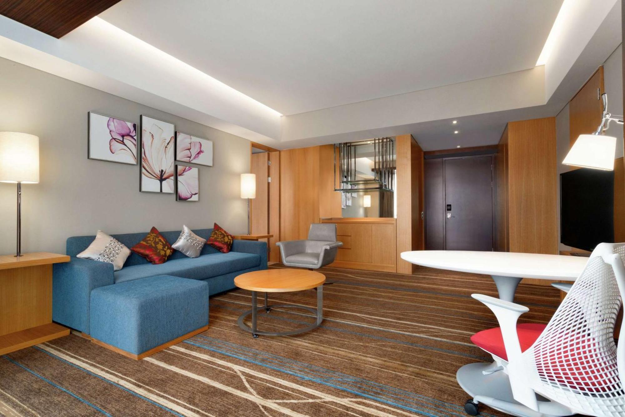 酒店 Hilton Garden Bao'an 4*