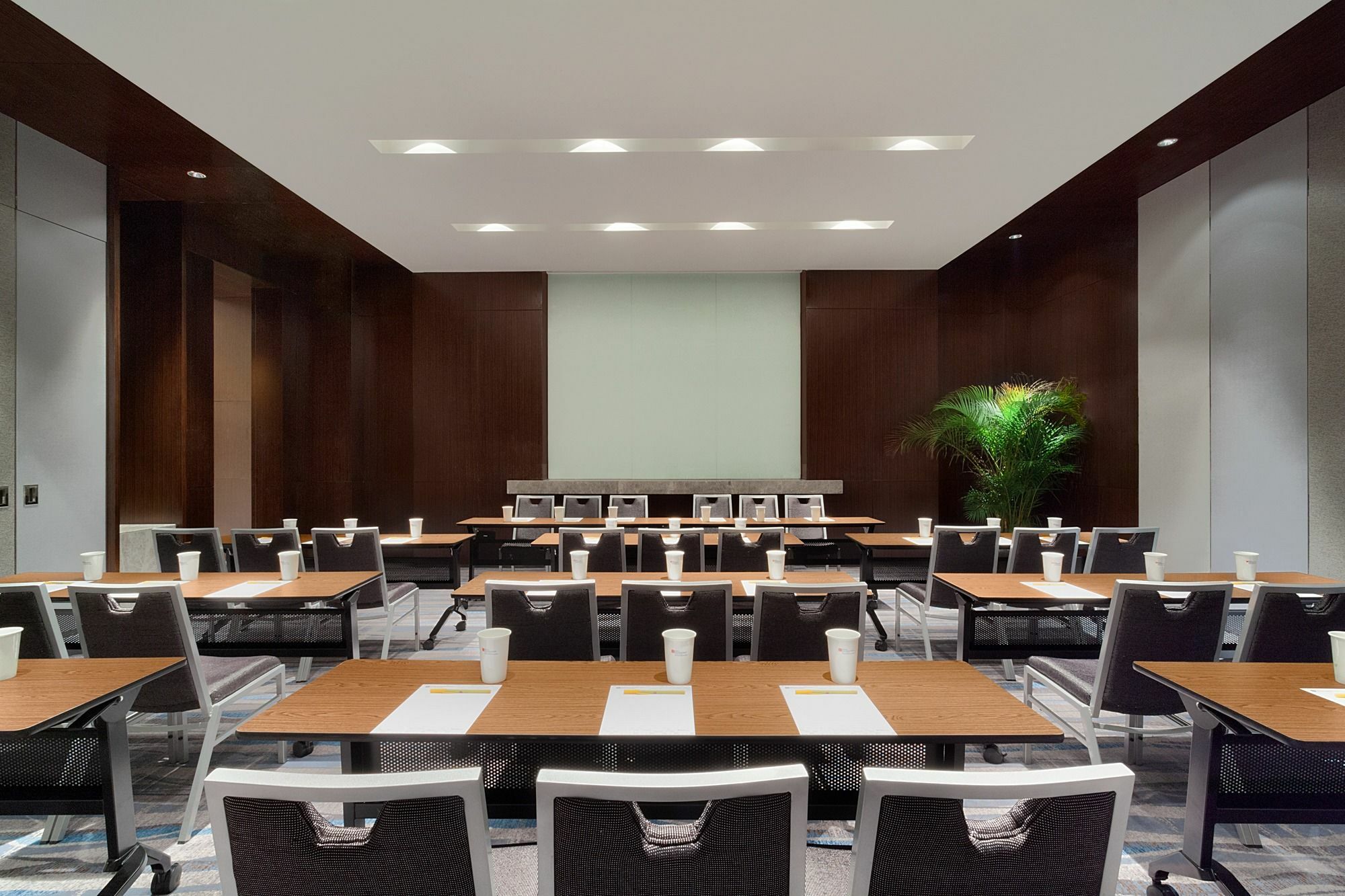 Hilton Garden Bao'an 酒店 4*